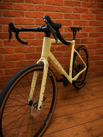 Gebrauchtes Focus ATLAS 8.8 2022 2022 Road & Gravel, Weiß — Bild 2 von 3
