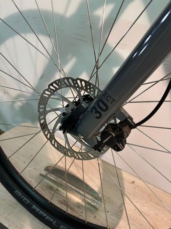 Gebrauchtes CUBE AIM PRO 2024 Mountainbike, Hellgrau — Bild 2 von 12
