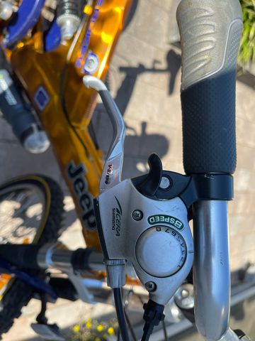 Used Jeep Custom Shimano Acera 2003 Mountainbike, Orange — image 17 of 18
