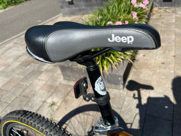 Used Jeep Custom Shimano Acera 2003 Mountainbike, Orange — image 16 of 18