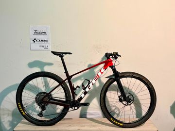 Used Trek Procaliber 9.8 2023 2023 Mountainbike, Red, 29 — image 1 of 17