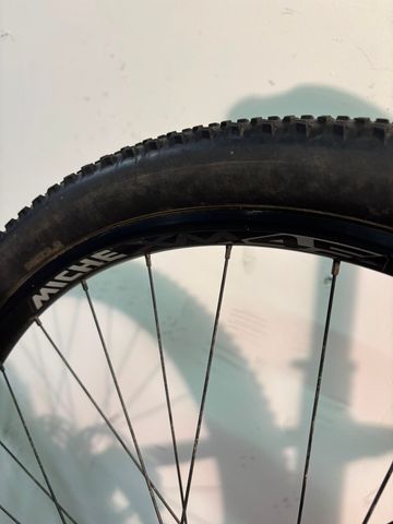 Used Trek Procaliber 9.8 2023 2023 Mountainbike, Red, 29 — image 7 of 17