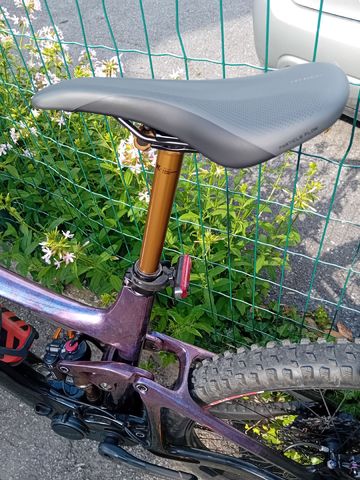 Giant Trance X Advanced E+ EL 0 2023 2023 Mountainbike usato, Viola — immagine 5 di 9