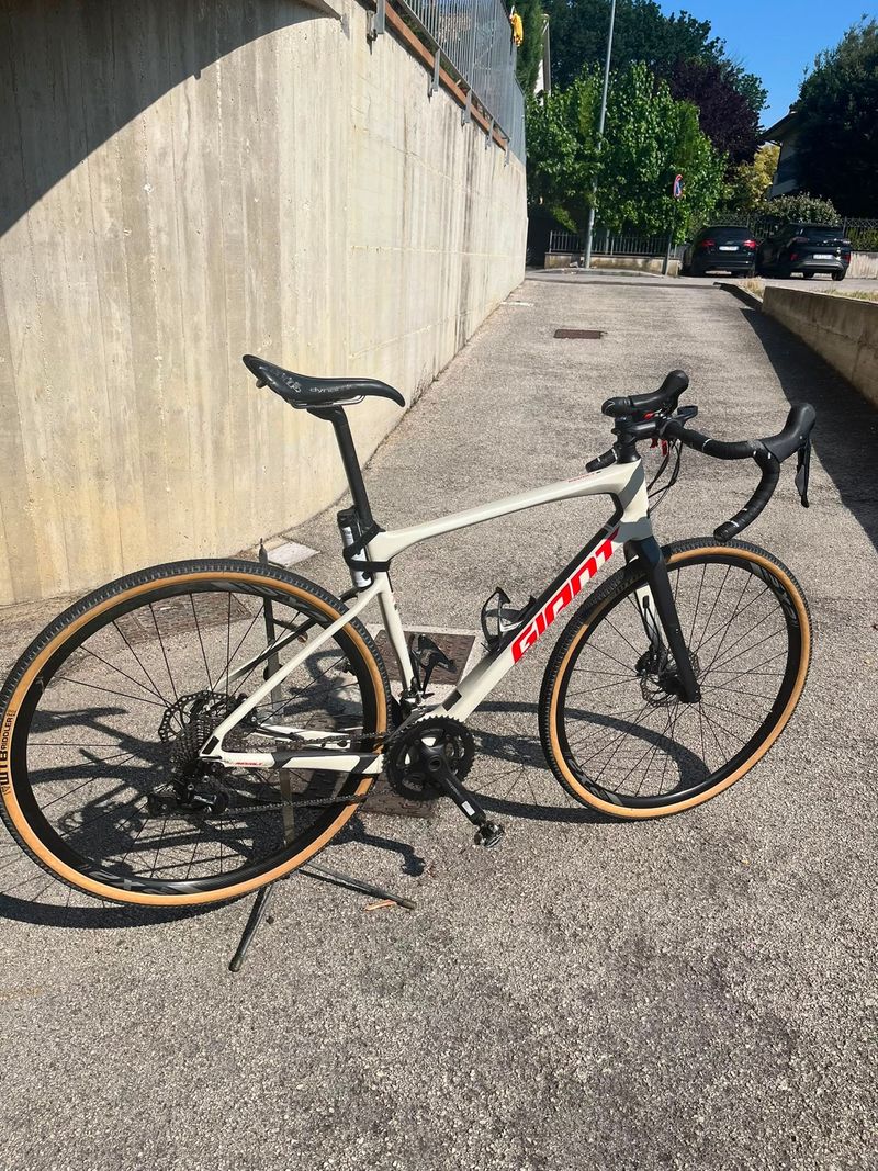 Giant Revolt Shimano 105 2020 Road & Gravel d'occasion
