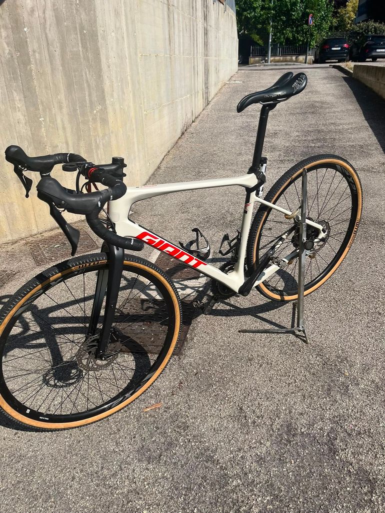 Brugt Giant Revolt Advanced 2 2022 2022 Road & Gravel — billede 2 af 8