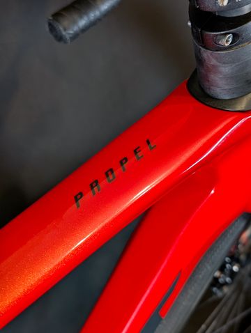 Używany Giant Propel Advanced Pro 1 2023 2023 Road & Gravel — zdjęcie 9 z 20