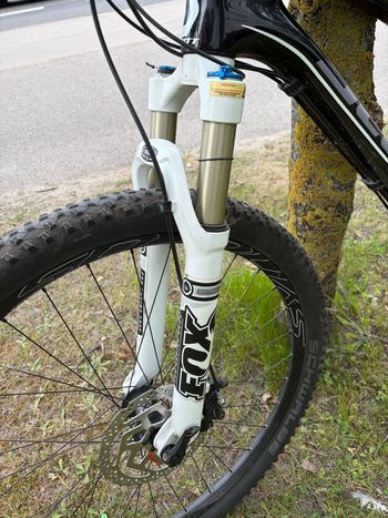 Scott Genius LT 710 Plus 2017 2017 Mountainbike usato, Nero — immagine 7 di 21
