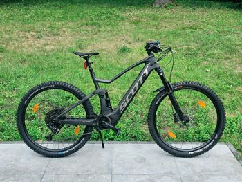 Gebrauchtes Scott Genius ERIDE 910 (EU) 2021 — Taille L — Cadre Carbone — 4 Km Seulement — Quasi Neuf + Accessoires 2021 MTB