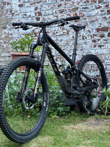 Brugt Pivot Fox 36 Performance Elite Grip2 / Float X Factory Kashima / Shimano XT 2025 MTB