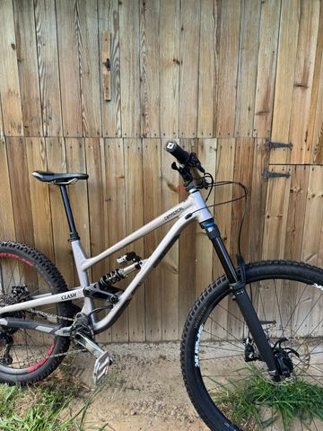 Tweedehands Commencal CLASH RIDE 2022 2022 Mountainbike — afbeelding 2 van 3