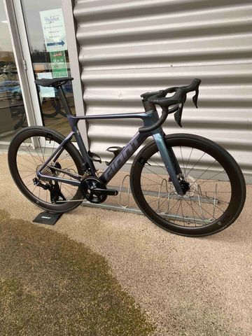 Gebrauchtes Giant Propel Advanced 1 2025 2025 Road & Gravel, Blau — Bild 2 von 5