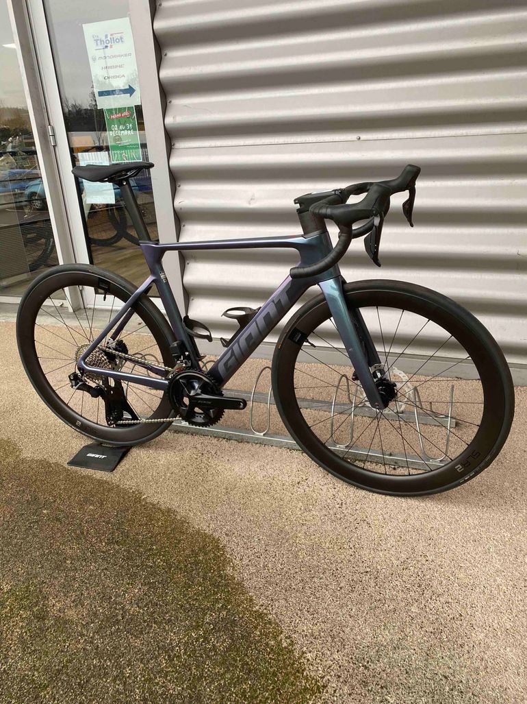 Giant Propel Advanced 1 2025 2025 Road & Gravel usato, Blu — immagine 2 di 5