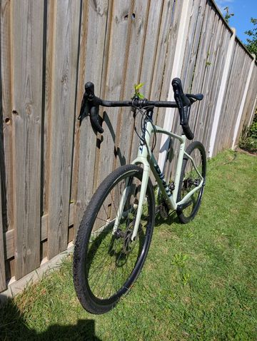 Used Giant Revolt 1 2021 2021 Road & Gravel, Green — image 5 of 14