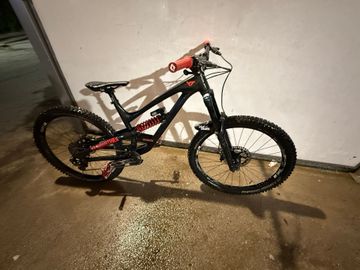 Gebrauchtes YT Industries Capra CORE 1 29 2023 2023 Mountainbike, Schwarz, 29 — Bild 1 von 4