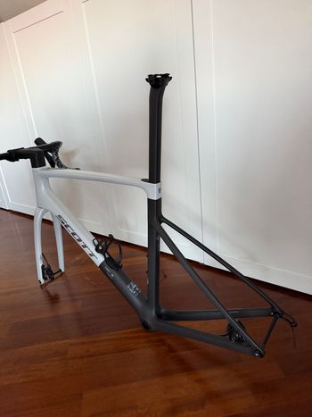Brugt Scott Addict RC Pro 2025 Frameset 2025 Road & Gravel — billede 4 af 7