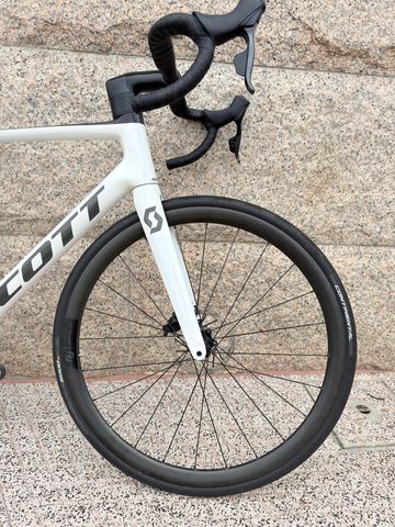 Scott Addict RC 10 2021 2021 Road & Gravel usato, Bianco — immagine 12 di 12