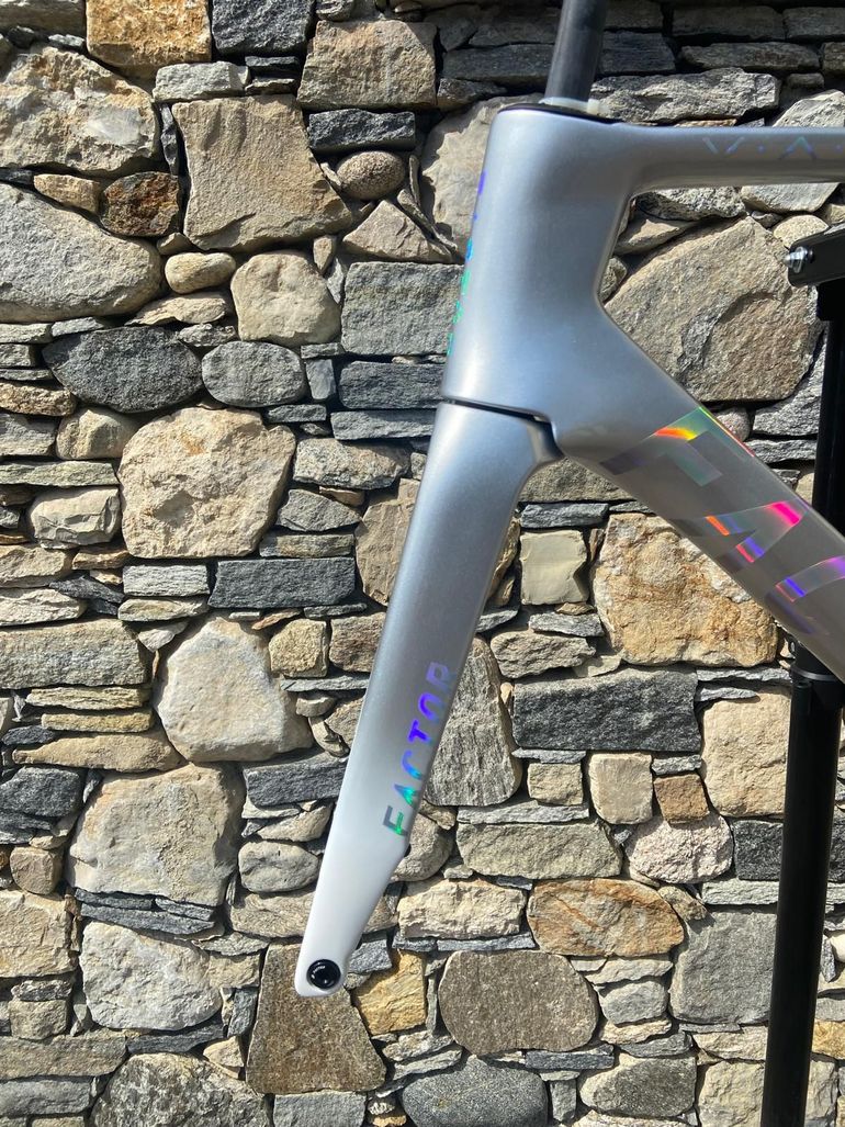 Brugt FACTOR OSTRO VAM ARTIC CHROME 2026 Frameset 2026 Road & Gravel — billede 8 af 17