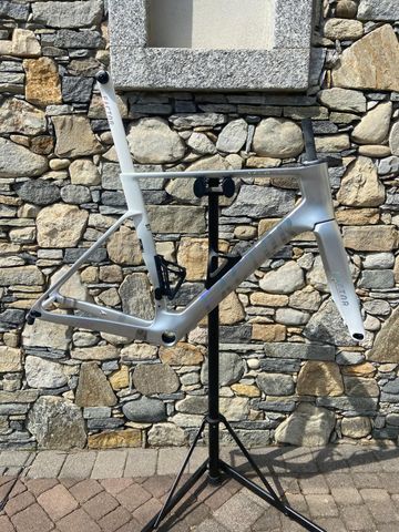 Gebrauchtes FACTOR OSTRO VAM ARTIC CHROME 2026 Frameset 2026 Road & Gravel