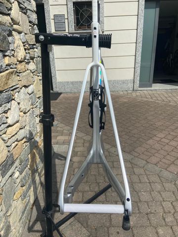 Brugt FACTOR OSTRO VAM ARTIC CHROME 2026 Frameset 2026 Road & Gravel — billede 5 af 17