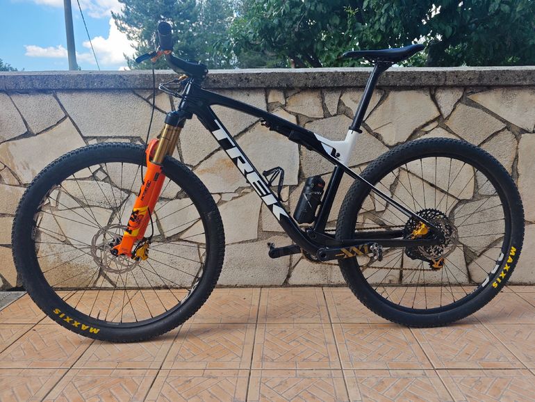 Brugt Trek Supercaliber 9.7 2021 2021 Mountainbike — billede 2 af 7