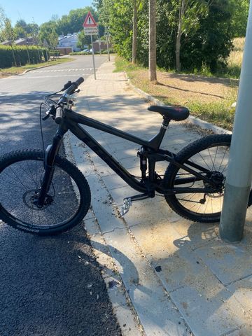 Trek Remedy 7 2019 2019 Mountainbike usato, Nero — immagine 2 di 3