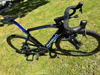 Brugt Pinarello Dogma F12 Disk Red AXS Bike 2021 2021 Road & Gravel