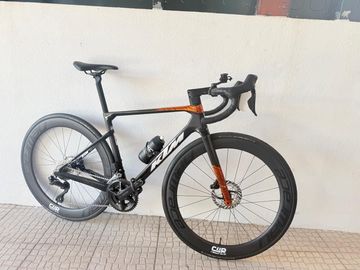 Używany KTM REVELATOR ALTO ELITE DI2 2025 2025 Road & Gravel