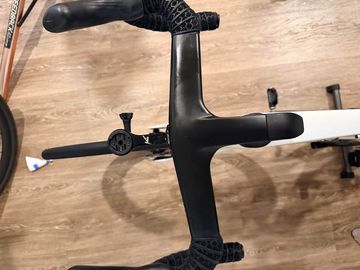 Used Carbon Pro Trek 2025 Urban, White — image 3 of 10