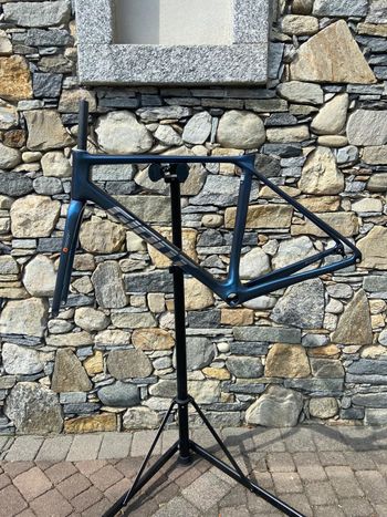 Käytetty Giant TCR Advanced Pro Frameset Ocean Twilight Frameset 2025 Road & Gravel