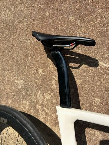 Used Pinarello Dogma Shimano Ultegra Di2 2025 Road & Gravel, White — image 11 of 13