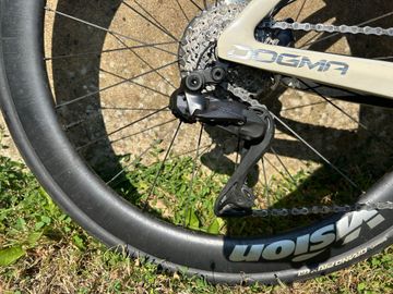 Used Pinarello Dogma Shimano Ultegra Di2 2025 Road & Gravel, White — image 12 of 13
