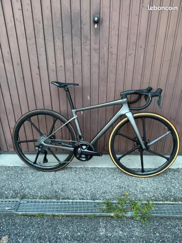 Tweedehands Enve Melee PRO RED 2025 2025 Road & Gravel