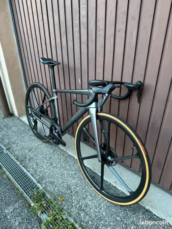 Brugt Enve Melee PRO RED 2025 2025 Road & Gravel — billede 2 af 8