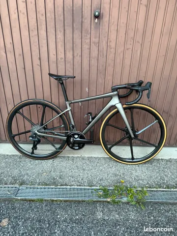 Tweedehands Enve Melee Premium RED 2025 2025 Road & Gravel