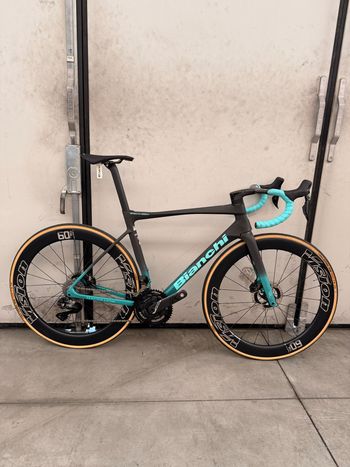 Brugt Bianchi Specialissima RC Durace Di2 2025 2025 Road & Gravel