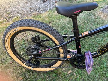 Tweedehands Kona Honzo 20 2021 2021 Youth — afbeelding 4 van 6