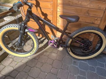 Tweedehands Kona Honzo 20 2021 2021 Youth — afbeelding 2 van 6