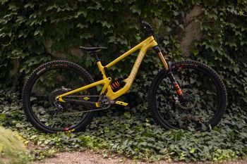 Brugt Santa Cruz MEGATOWER X01 AXS/ Coil / RSV / Carbon CC / 29 2022 2022 MTB