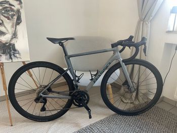 Used Basso Astra Shimano Ultegra 8170 Di2 Disc 2023 2023 Road & Gravel