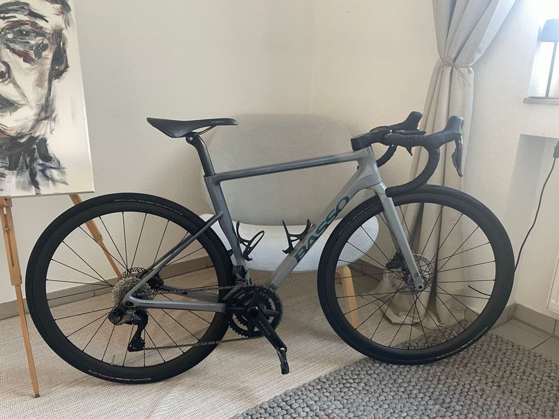 Basso Astra Shimano Ultegra 8170 Di2 Disc 2023 2023 Road & Gravel usato