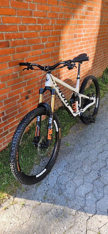 Pivot SWITCHBLADE Pro X01 w/ Carbon Wheels 2022 2022 MTB usato