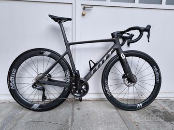 Scott Addict RC Ultimate 2022 Road & Gravel usato