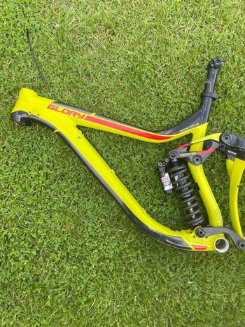 Gebrauchtes Giant Glory 27.5 2 2016 Frameset 2016 Mountainbike, Rot, 27.5 — Bild 21 von 30