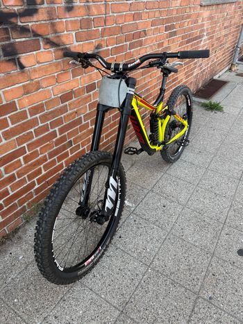 Giant Glory Shimano Saint 2016 Mountainbike usato, Rosso — immagine 10 di 12