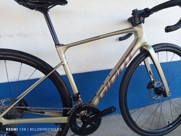 Gebrauchtes Giant Defy Advanced 2 2024 2024 Road & Gravel, Hellgrau — Bild 5 von 11