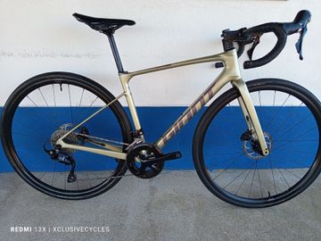 Gebrauchtes Giant Defy Advanced 2 2024 2024 Road & Gravel, Hellgrau — Bild 1 von 11