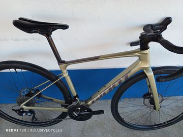 Gebrauchtes Giant Defy Advanced 2 2024 2024 Road & Gravel, Hellgrau — Bild 2 von 11