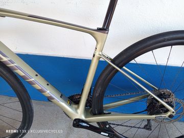 Gebrauchtes Giant Defy Advanced 2 2024 2024 Road & Gravel, Hellgrau — Bild 8 von 11