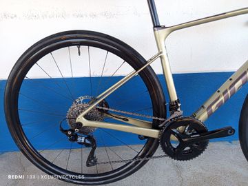 Gebrauchtes Giant Defy Advanced 2 2024 2024 Road & Gravel, Hellgrau — Bild 4 von 11