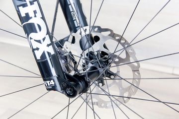 Used Canyon Neuron CF 8 2023 Mountainbike, Light Gray — image 10 of 17